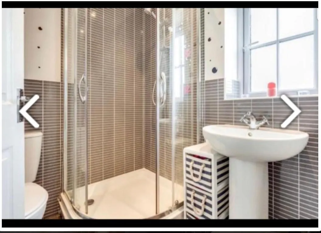 Stunning, Contemporary Home From Home Heckmondwike